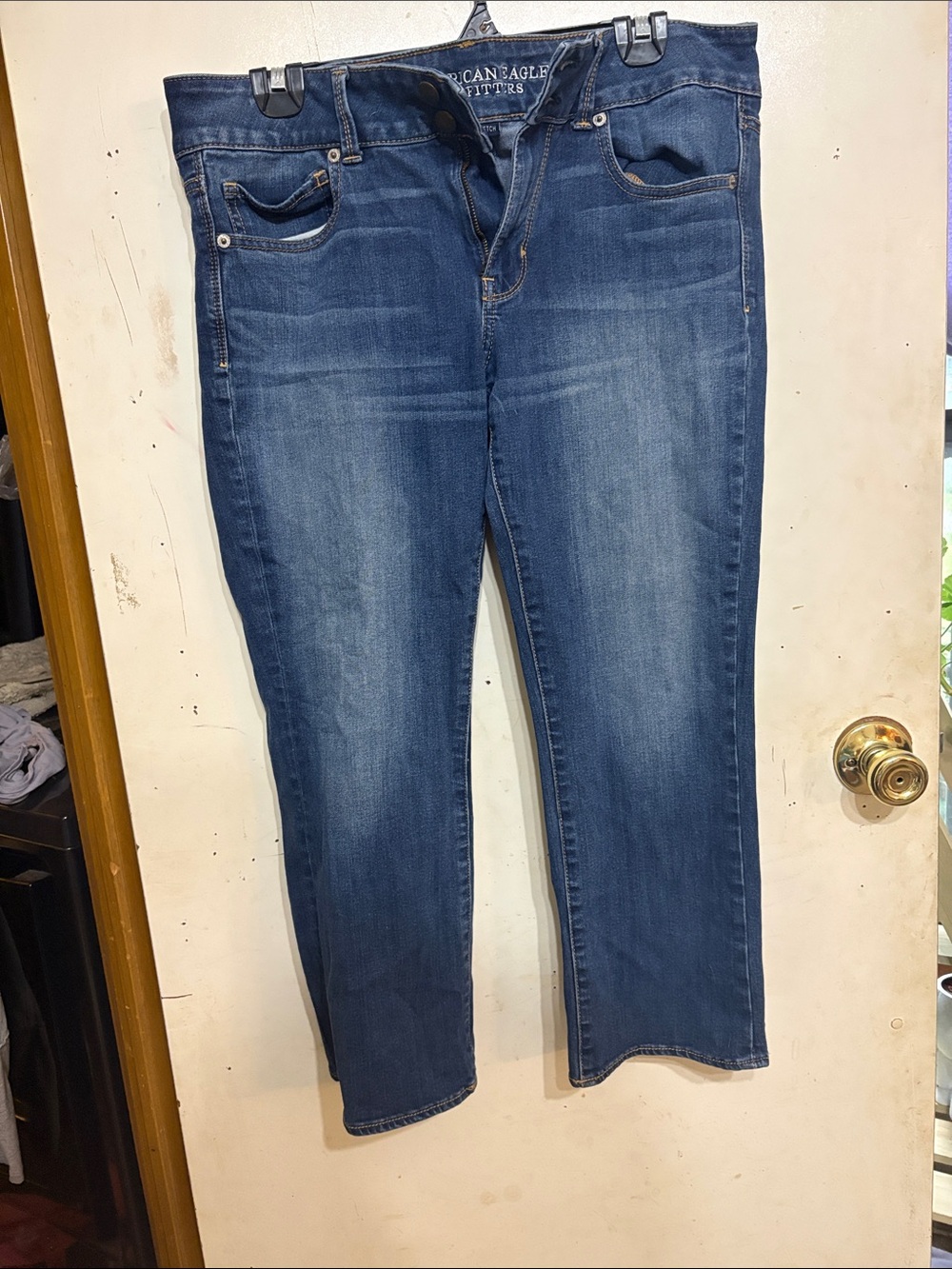 American Eagle Outfitters Mid Blue Straight Leg Women’s Jeans